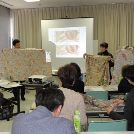 モリスデザインに触れ、織物技術に学ぶ